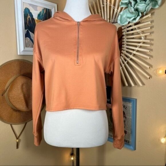 cali sportswear Tops - CALI SPORTSWEAR Cropped Yoga Short Pullover Hoodie Sweatshirt Medium